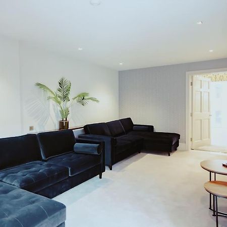 3-Story Townhouse - Sleeps 8 Lägenhet Leeds  Exteriör bild