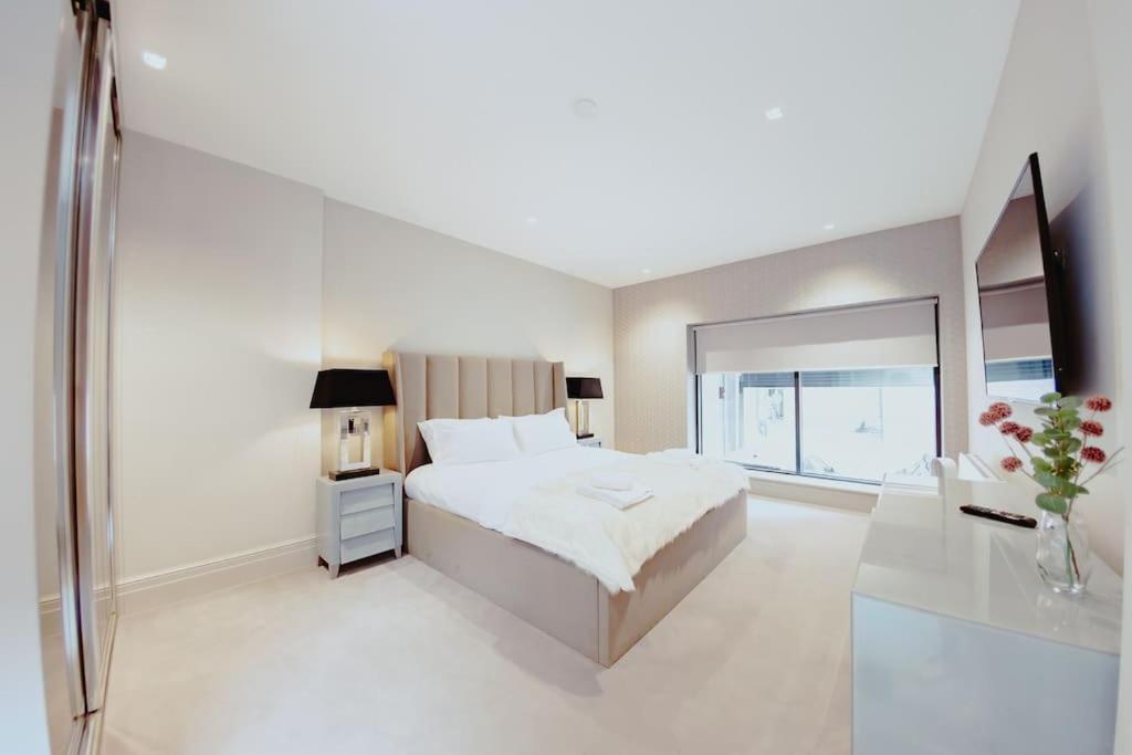 3-Story Townhouse - Sleeps 8 Lägenhet Leeds  Exteriör bild