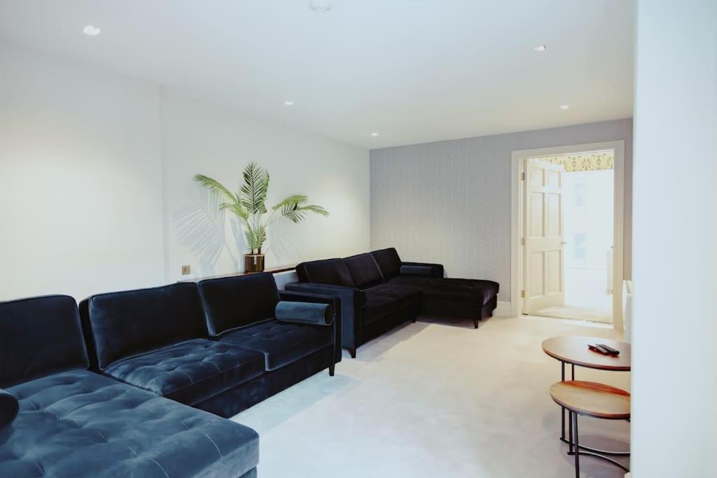 3-Story Townhouse - Sleeps 8 Lägenhet Leeds  Exteriör bild