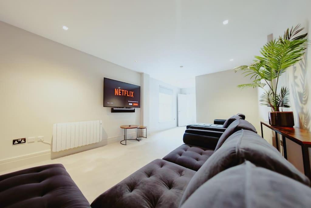 3-Story Townhouse - Sleeps 8 Lägenhet Leeds  Exteriör bild